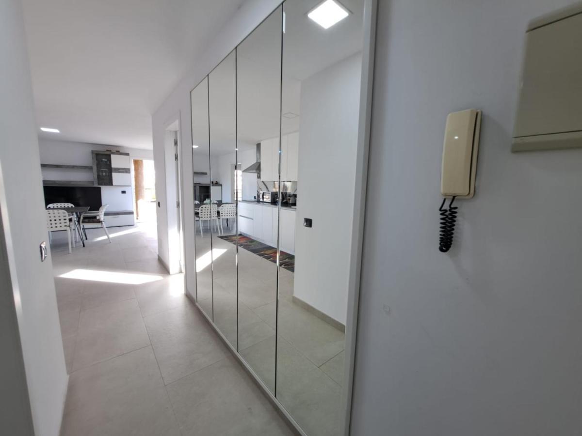 Newly Reformed 2 Bedroom Apartment In The Center Of Los Cristianos Los Cristianos  Eksteriør billede