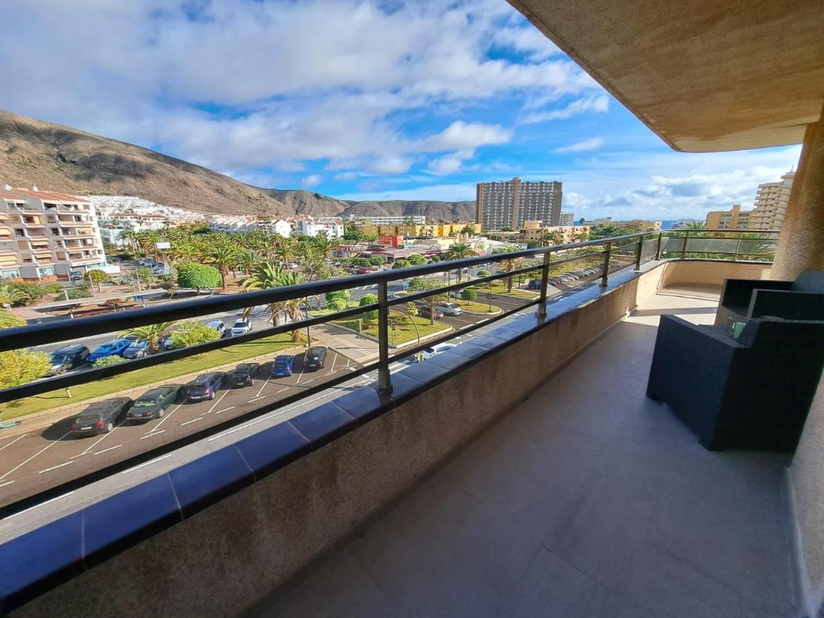 Newly Reformed 2 Bedroom Apartment In The Center Of Los Cristianos Los Cristianos  Eksteriør billede