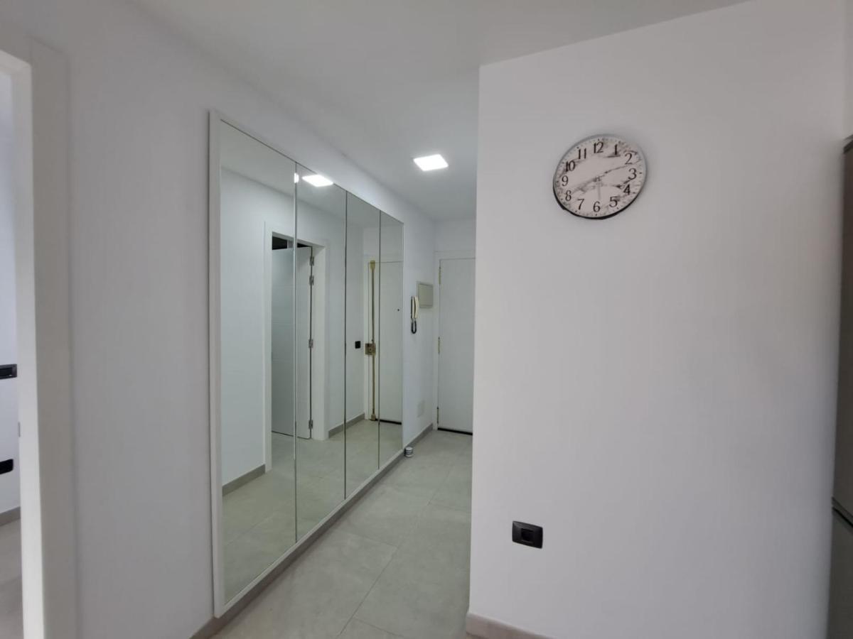 Newly Reformed 2 Bedroom Apartment In The Center Of Los Cristianos Los Cristianos  Eksteriør billede