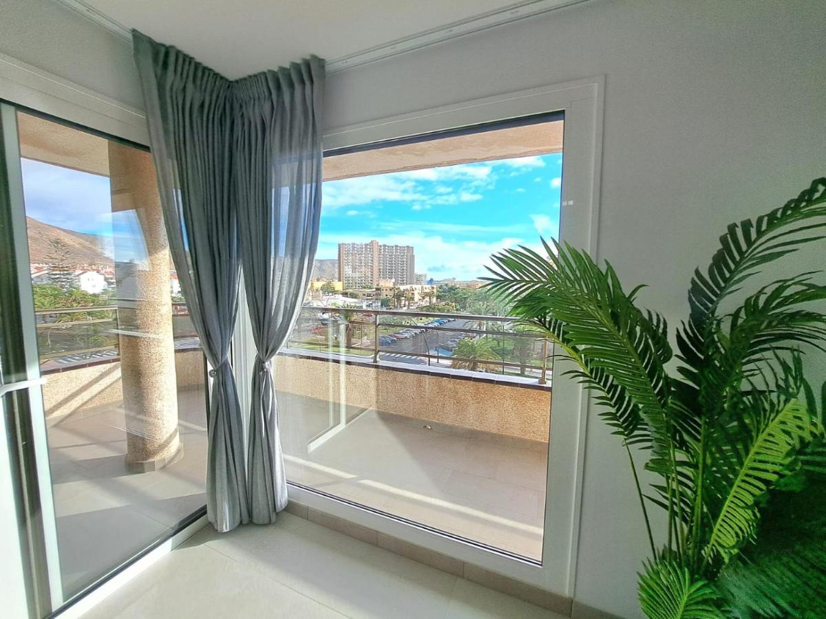 Newly Reformed 2 Bedroom Apartment In The Center Of Los Cristianos Los Cristianos  Eksteriør billede