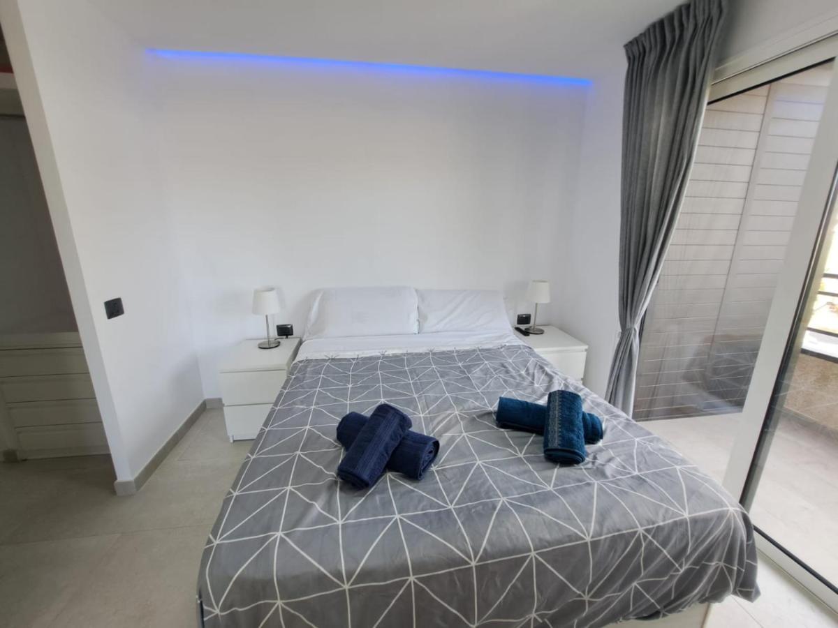 Newly Reformed 2 Bedroom Apartment In The Center Of Los Cristianos Los Cristianos  Eksteriør billede