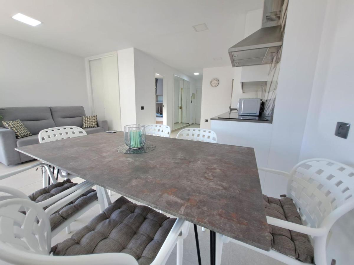 Newly Reformed 2 Bedroom Apartment In The Center Of Los Cristianos Los Cristianos  Eksteriør billede