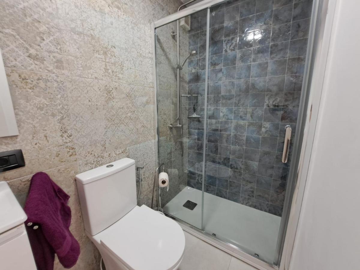 Newly Reformed 2 Bedroom Apartment In The Center Of Los Cristianos Los Cristianos  Eksteriør billede